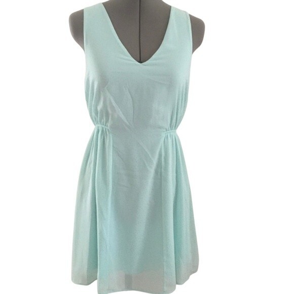 Francesca’s Aina Be chiffon dress with silver flecks size small - Picture 2 of 9